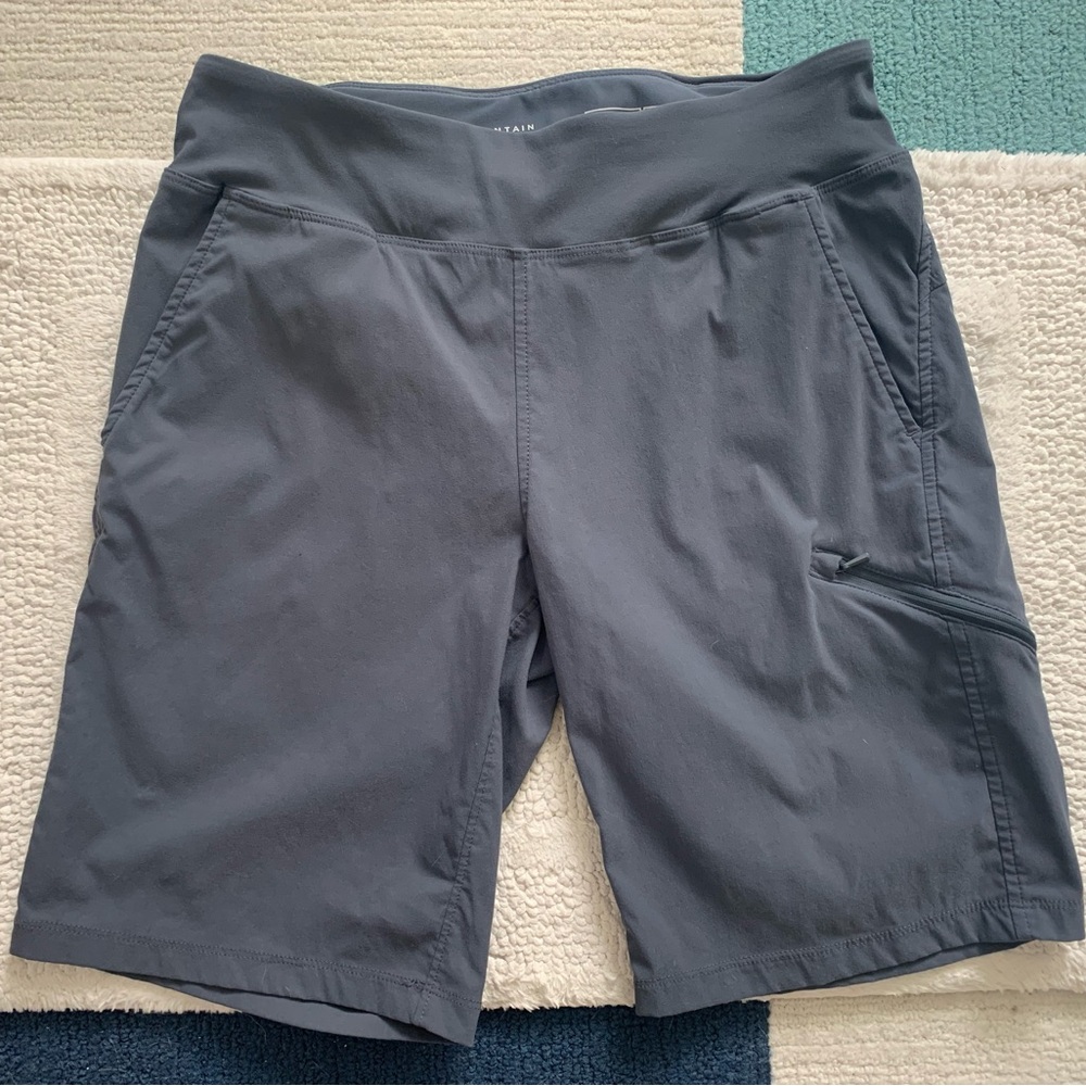 Mountain Hardwear Lightweight Bermuda Hiking Shorts size Small